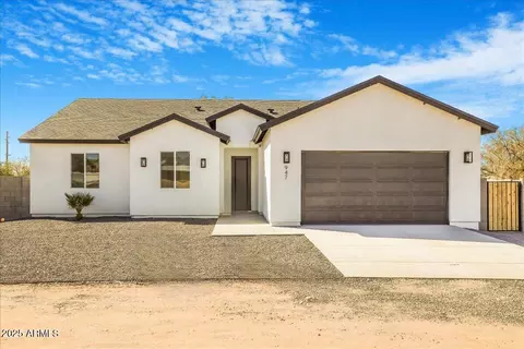 Exterior - 1225 N Ironwood Dr, Apache Junction, AZ 85120 photo 2 of 6