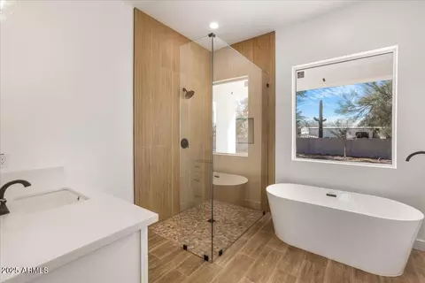 Bath - 1225 N Ironwood Dr, Apache Junction, AZ 85120 photo 8 of 17