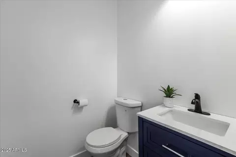 Bath - 1225 N Ironwood Dr, Apache Junction, AZ 85120 photo 5 of 17