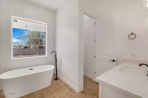 Bath - 1225 N Ironwood Dr, Apache Junction, AZ 85120 photo 9 of 17