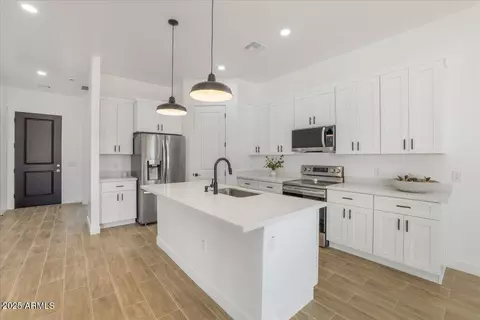 Kitchen - 1225 N Ironwood Dr, Apache Junction, AZ 85120 photo 5 of 6