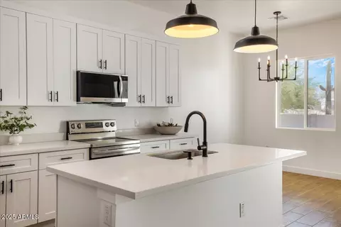 Kitchen - 1225 N Ironwood Dr, Apache Junction, AZ 85120 photo 2 of 6