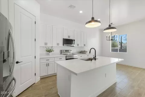 Kitchen - 1225 N Ironwood Dr, Apache Junction, AZ 85120 photo 1 of 6
