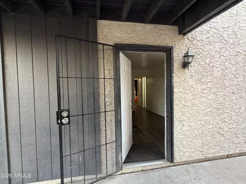 700 W University Dr #122, Tempe, AZ 85281