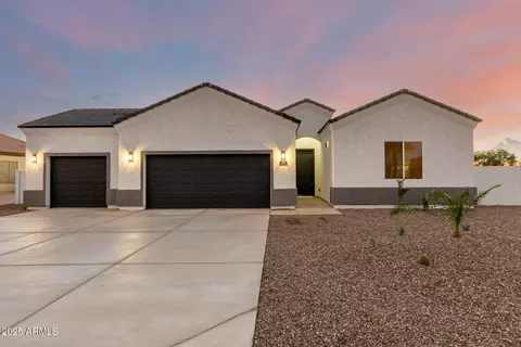 14910 S Country Club Dr, Arizona City, AZ 85123