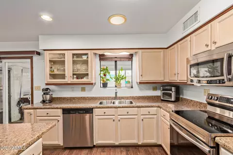 Kitchen - 6646 E Dodge St, Mesa, AZ 85205 photo 3 of 3