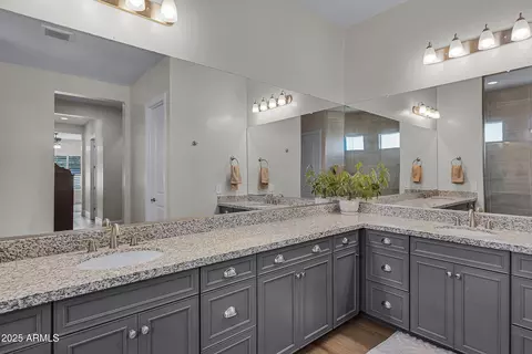 Bath - 1439 E Mead Dr, Gilbert, AZ 85298 photo 5 of 8