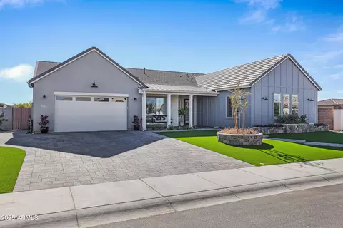 Exterior - 1439 E Mead Dr, Gilbert, AZ 85298 photo 2 of 10