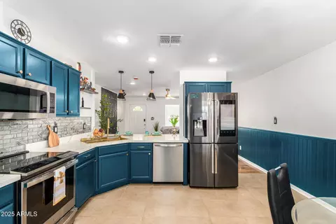 Kitchen - 2201 E Kings Ave, Phoenix, AZ 85022 photo 1 of 3