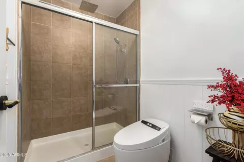 Bath - 2201 E Kings Ave, Phoenix, AZ 85022 photo 3 of 4