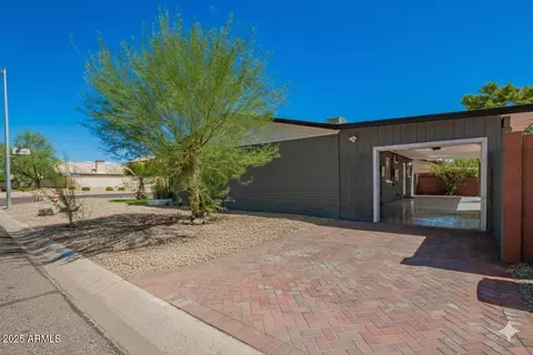 Exterior - 2201 E Kings Ave, Phoenix, AZ 85022 photo 2 of 13