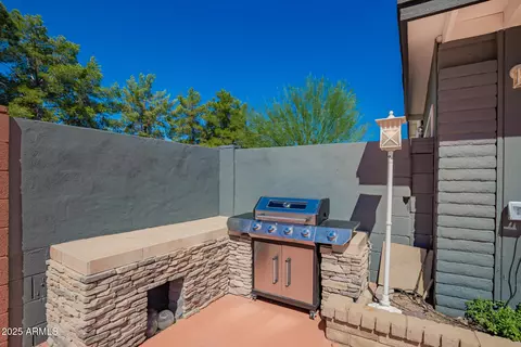 Exterior - 2201 E Kings Ave, Phoenix, AZ 85022 photo 4 of 13
