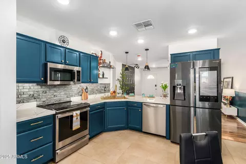 Kitchen - 2201 E Kings Ave, Phoenix, AZ 85022 photo 2 of 3