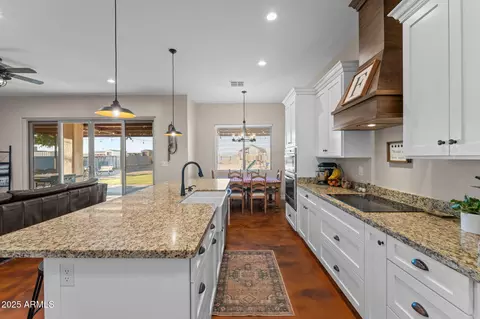 Kitchen - 21944 W Gambit Trl, Wittmann, AZ 85361 photo 4 of 5