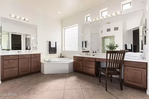 Bath - 246 E Frances Ln, Gilbert, AZ 85295 photo 2 of 4