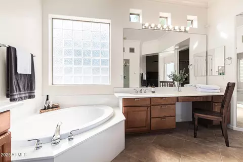 Bath - 246 E Frances Ln, Gilbert, AZ 85295 photo 1 of 4
