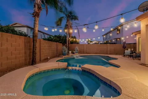 Exterior - 246 E Frances Ln, Gilbert, AZ 85295 photo 2 of 5