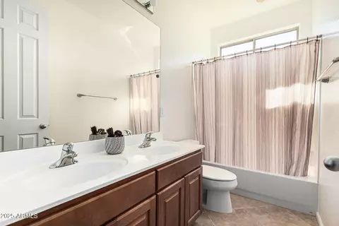 Bath - 246 E Frances Ln, Gilbert, AZ 85295 photo 4 of 4