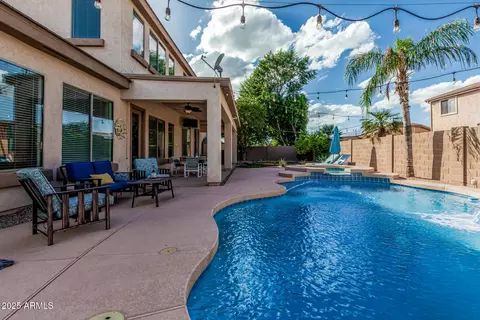 Exterior - 246 E Frances Ln, Gilbert, AZ 85295 photo 4 of 5