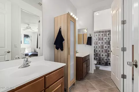 Bath - 246 E Frances Ln, Gilbert, AZ 85295 photo 3 of 4