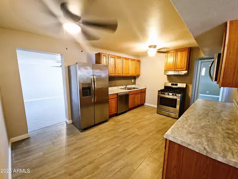 Kitchen - 9448 S 10th Ave, Phoenix, AZ 85041 photo 2 of 3