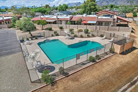 Exterior - 5202 E Tamblo Dr, Phoenix, AZ 85044 photo 8 of 10