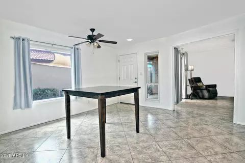 Dining - 5202 E Tamblo Dr, Phoenix, AZ 85044 photo 1 of 2