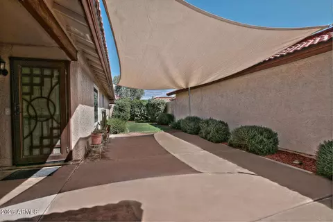 Exterior - 5202 E Tamblo Dr, Phoenix, AZ 85044 photo 5 of 10