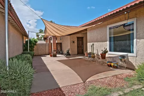 Exterior - 5202 E Tamblo Dr, Phoenix, AZ 85044 photo 6 of 10