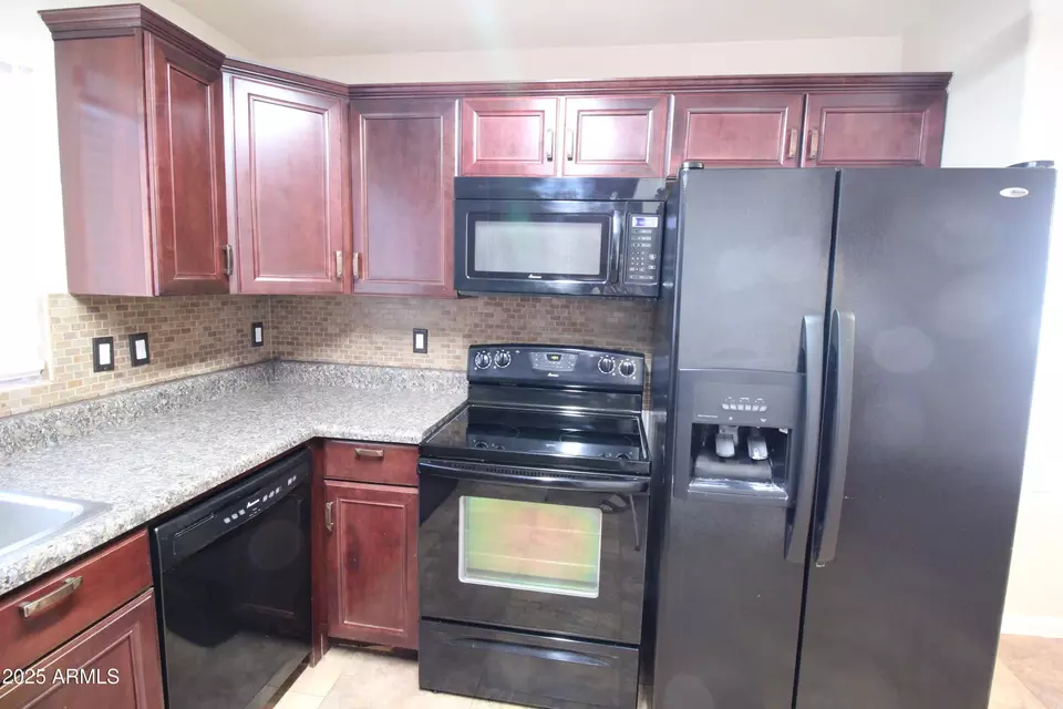 Kitchen - 1507 W Mesquite Ave, Apache Junction, AZ 85120 photo 2 of 3