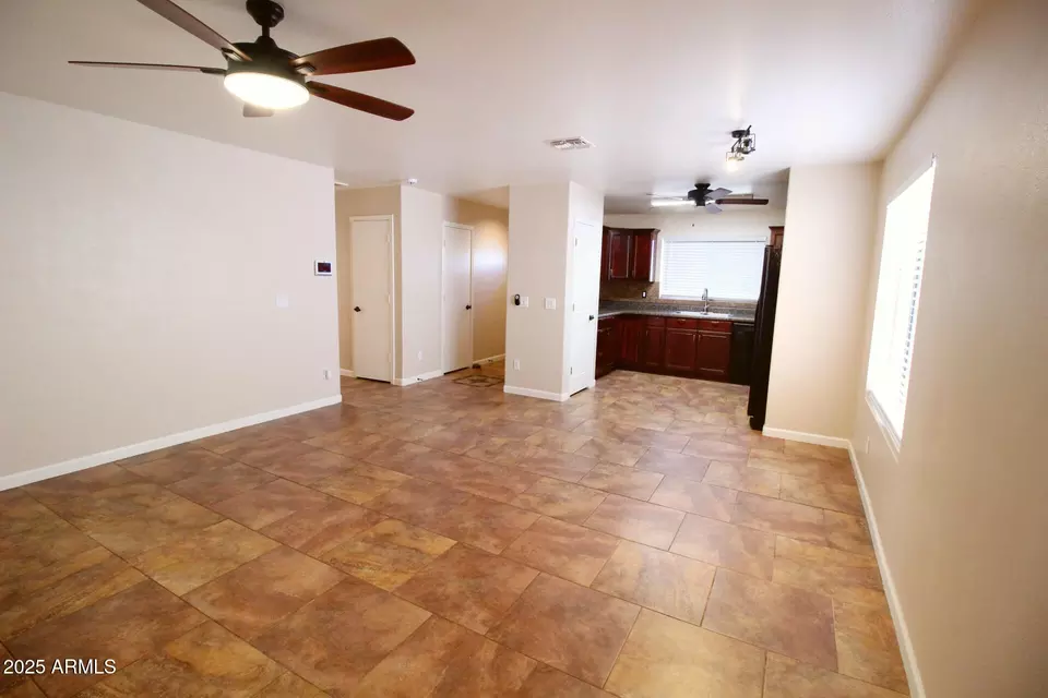 Living - 1507 W Mesquite Ave, Apache Junction, AZ 85120 photo 1 of 3