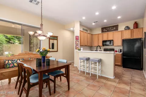 1851 W Periwinkle Way, Chandler, AZ 85248