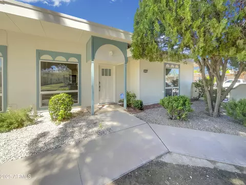 13433 N Emberwood Dr, Sun City, AZ 85351