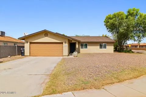 Exterior - 2540 E Mcarthur Dr, Tempe, AZ 85288 photo 2 of 6