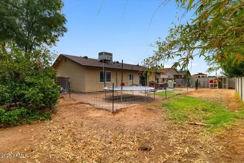 Exterior - 2540 E Mcarthur Dr, Tempe, AZ 85288 photo 4 of 6