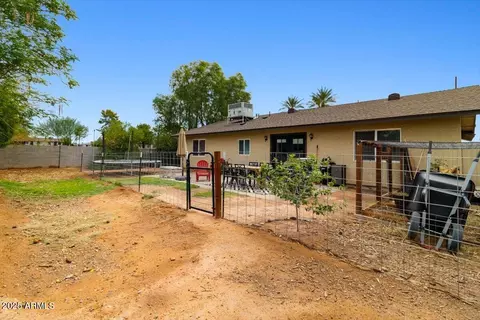 Exterior - 2540 E Mcarthur Dr, Tempe, AZ 85288 photo 6 of 6
