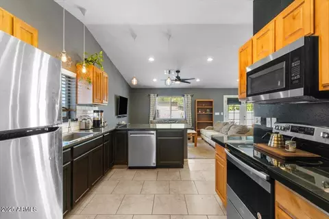Kitchen - 2540 E Mcarthur Dr, Tempe, AZ 85288 photo 3 of 3