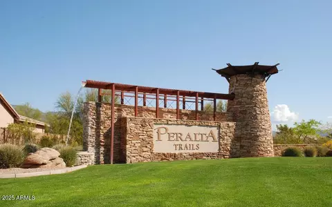 10465 E Dutchmans Trl, Gold Canyon, AZ 85118