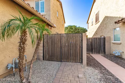 Exterior - 11123 E Risata Ave, Mesa, AZ 85212 photo 5 of 9