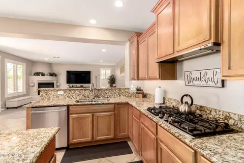 Kitchen - 11123 E Risata Ave, Mesa, AZ 85212 photo 3 of 4