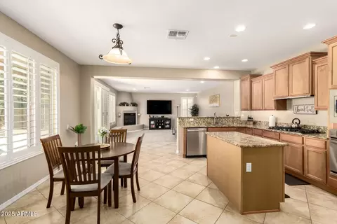 Kitchen - 11123 E Risata Ave, Mesa, AZ 85212 photo 4 of 4