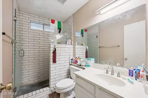 Bath - 5038 E Bannock St, Phoenix, AZ 85044 photo 1 of 1