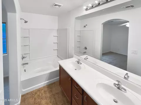 Bath - 4704 E Laurel Ave, Gilbert, AZ 85234 photo 3 of 4