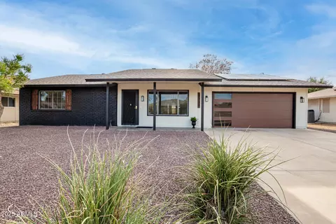 9339 W Spanish Moss Ln, Sun City, AZ 85373