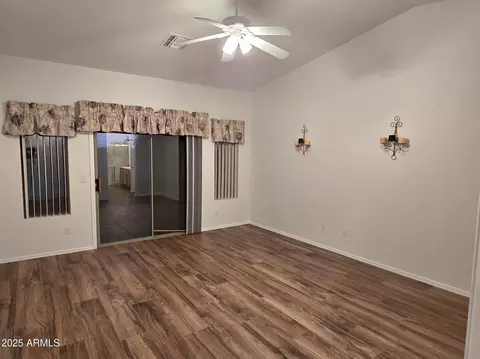 Living - 2101 S Meridian Rd #417, Apache Junction, AZ 85120 photo 4 of 5