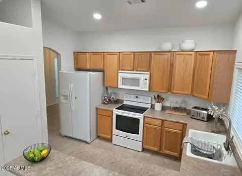 Kitchen - 2101 S Meridian Rd #417, Apache Junction, AZ 85120 photo 8 of 8