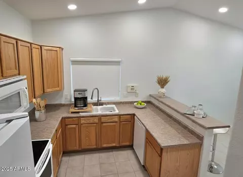 Kitchen - 2101 S Meridian Rd #417, Apache Junction, AZ 85120 photo 7 of 8