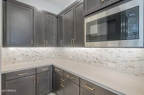 Kitchen - 1320 E Beechnut Pl, Chandler, AZ 85249 photo 2 of 8