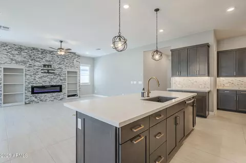 Kitchen - 1320 E Beechnut Pl, Chandler, AZ 85249 photo 6 of 8