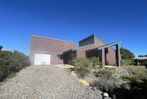 17288 E Lakeview Ct, Mayer, AZ 86333